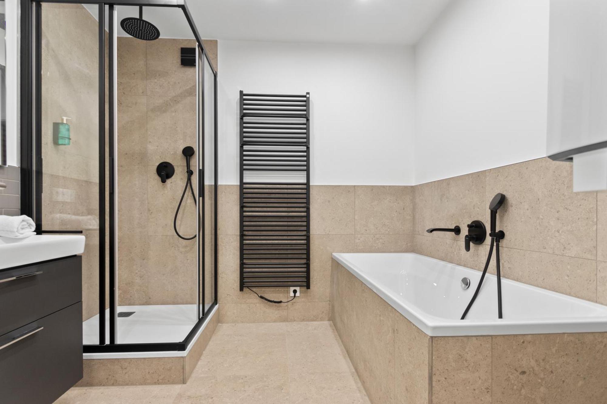 Apartment Flatista Homes - Station - 4 Br *