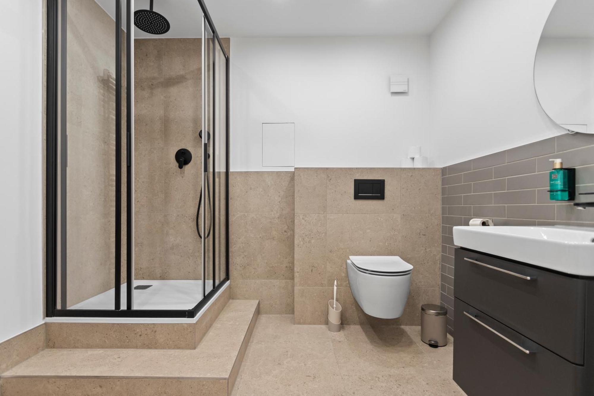 Flatista Homes - Station - 4 Br München